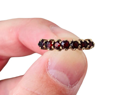 Vintage 9ct Gold Garnet Ring