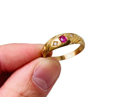 Antique Victorian 18ct Gold Ruby & Diamond Ring