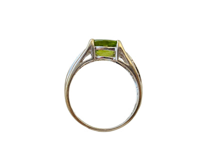 9ct Gold Peridot Ring