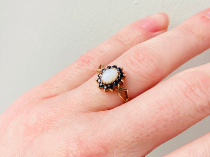 Vintage 9ct Gold Opal & Sapphire Ring