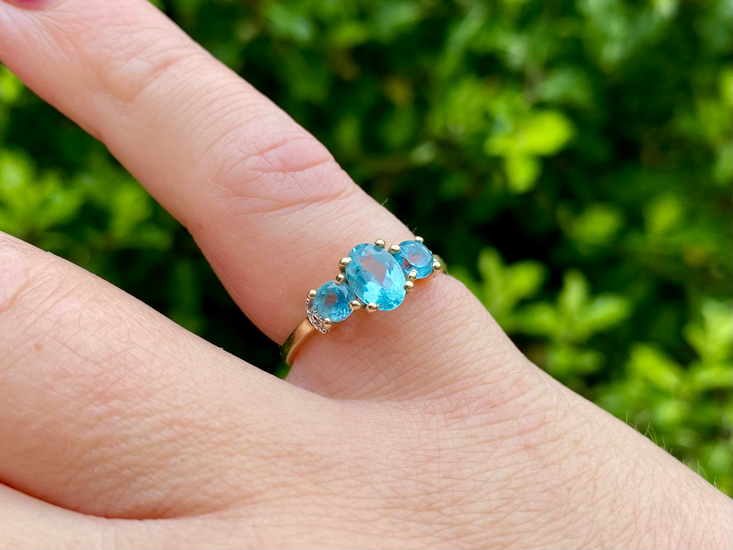 9ct Gold Apatite & Diamond Ring