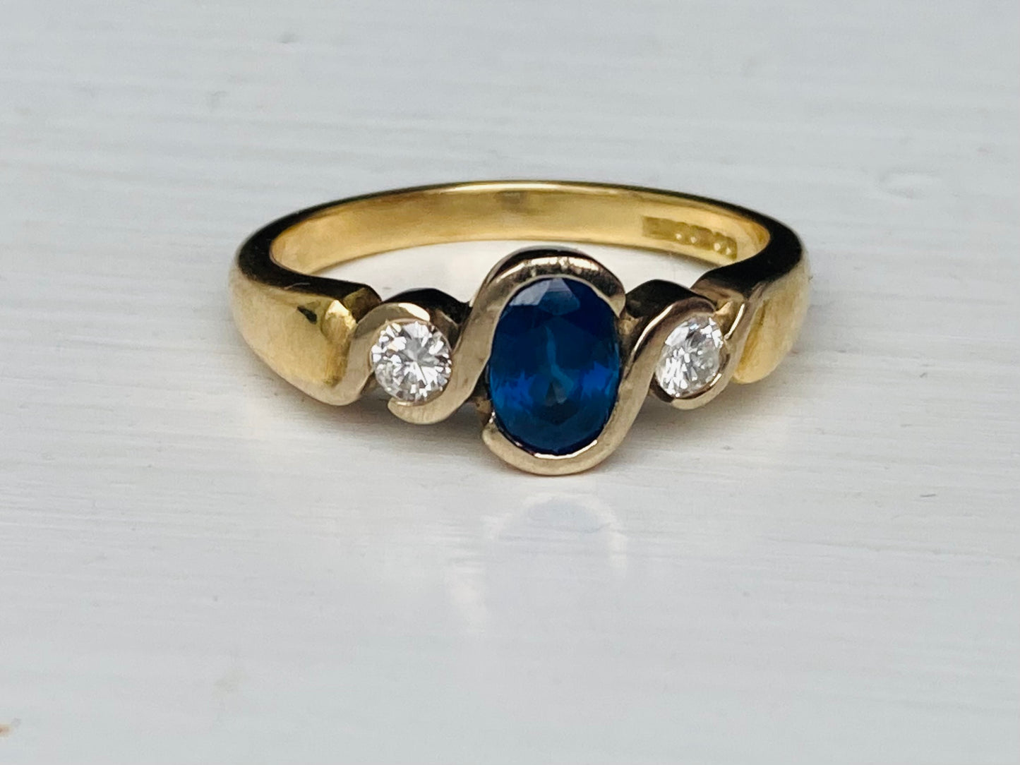 18ct Gold Sapphire & Diamond Ring