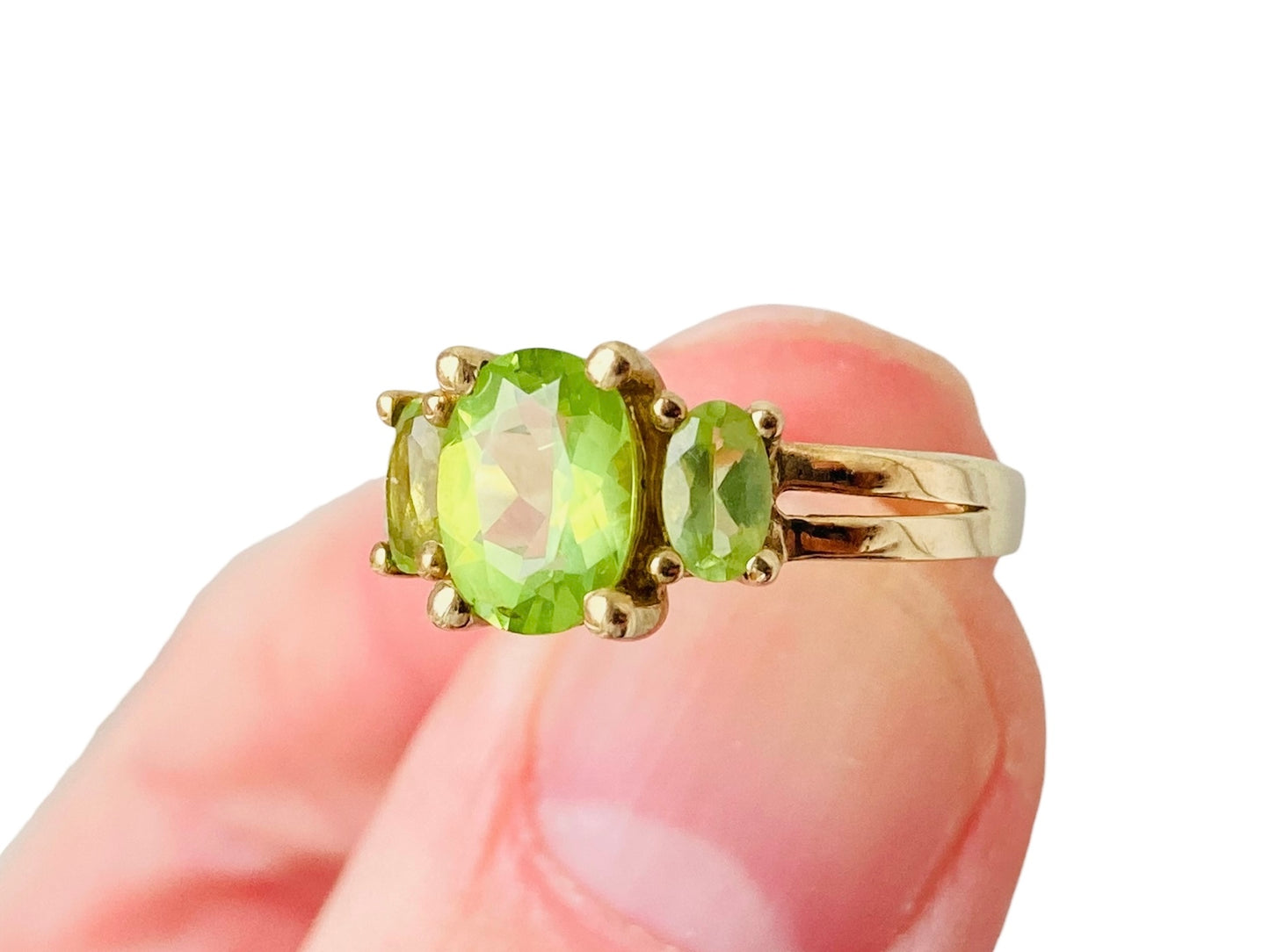 9ct Gold Peridot Ring