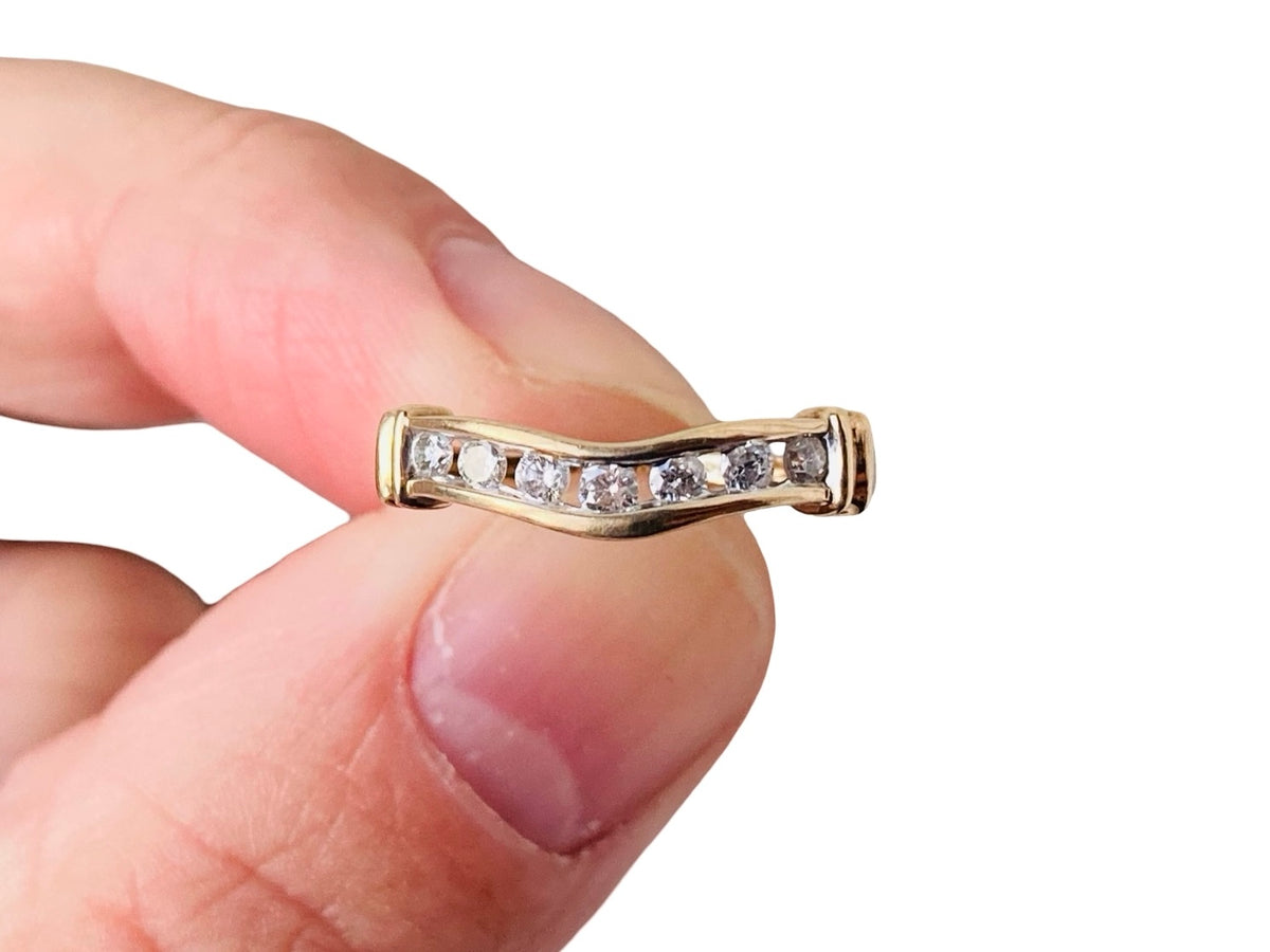 9ct Gold Curved Diamond Ring
