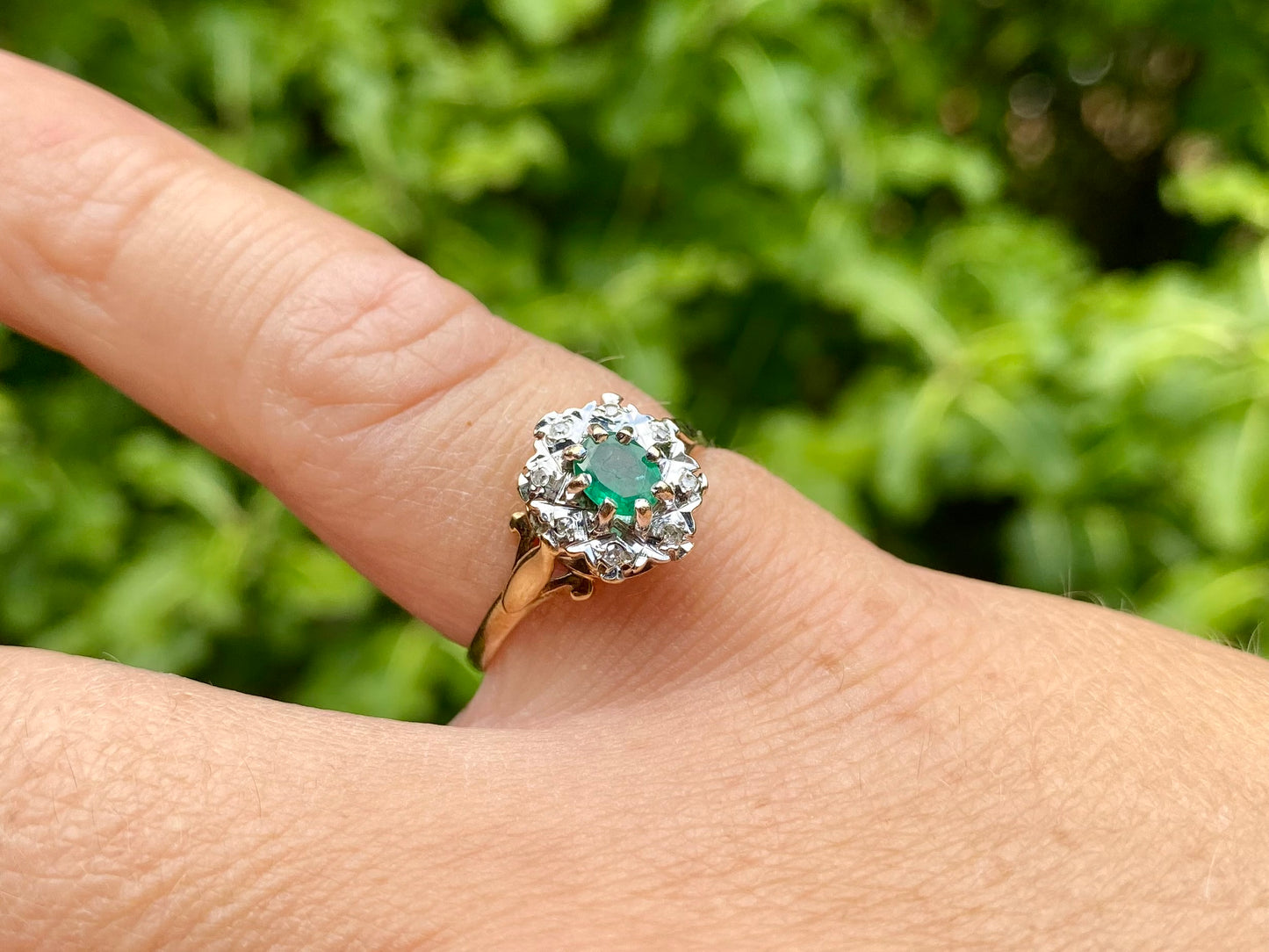 Vintage 9ct Gold Emerald & Diamond Ring