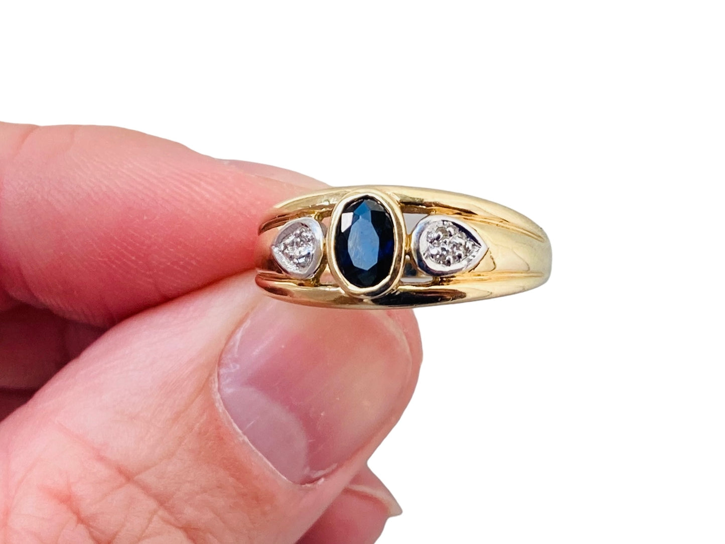 9ct Gold Sapphire & Diamond Ring