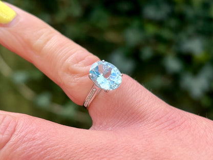 9ct Gold Topaz & Diamond Ring