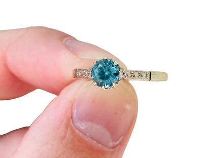 Antique 9ct Gold Zircon Ring