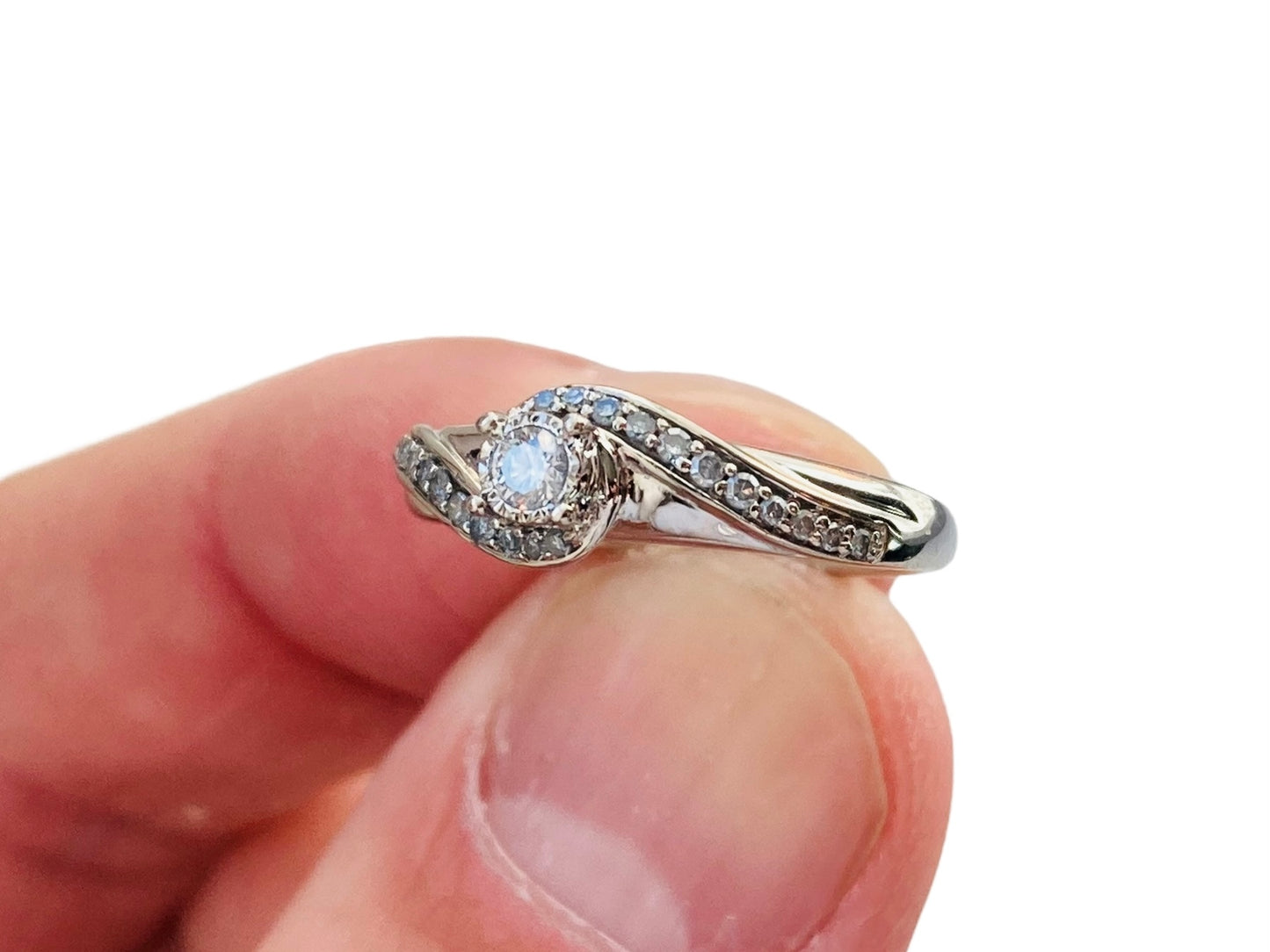 9ct Gold Diamond Ring