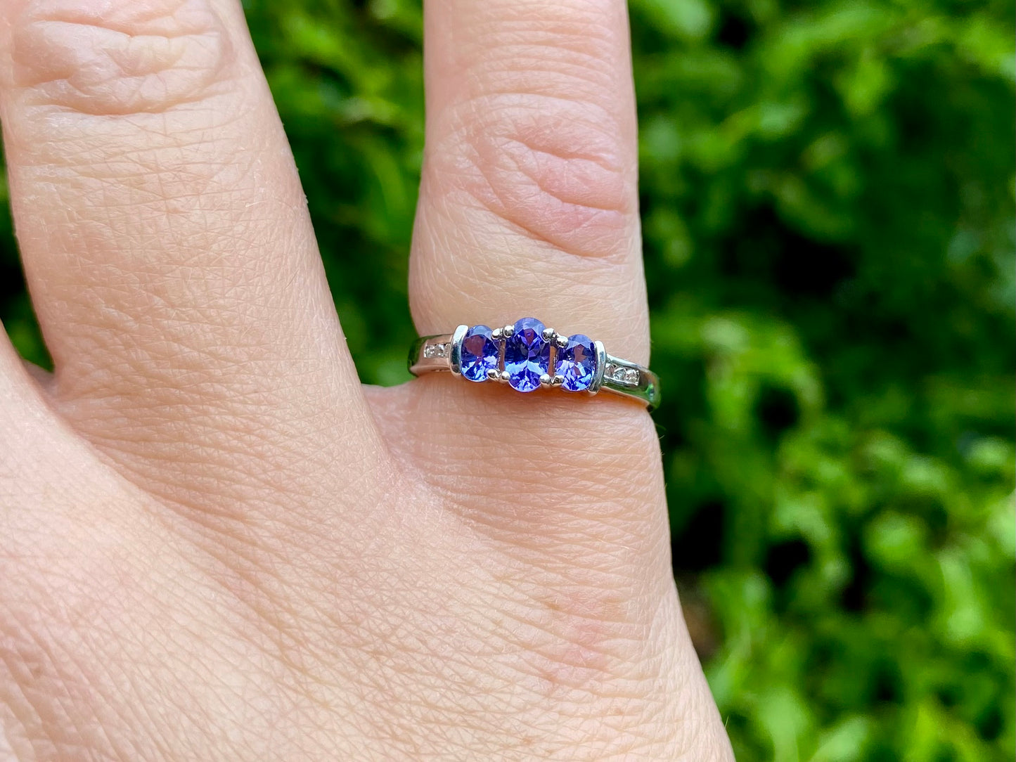 9ct Gold Tanzanite & Diamond Ring