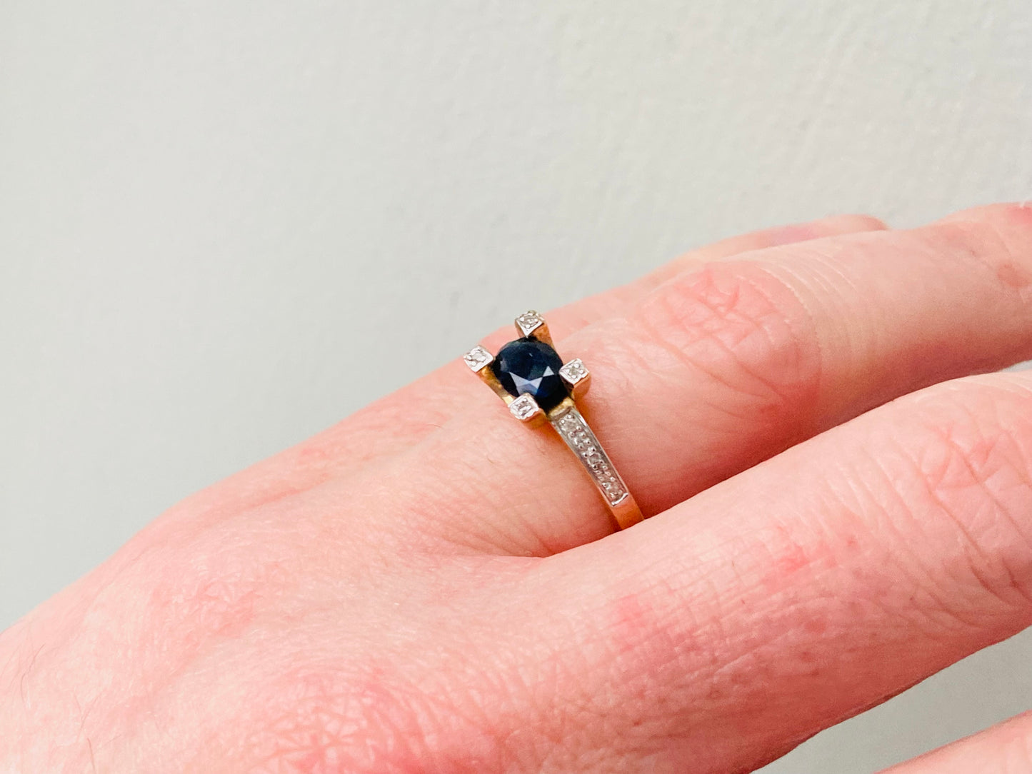 9ct Gold Sapphire & Diamond Ring