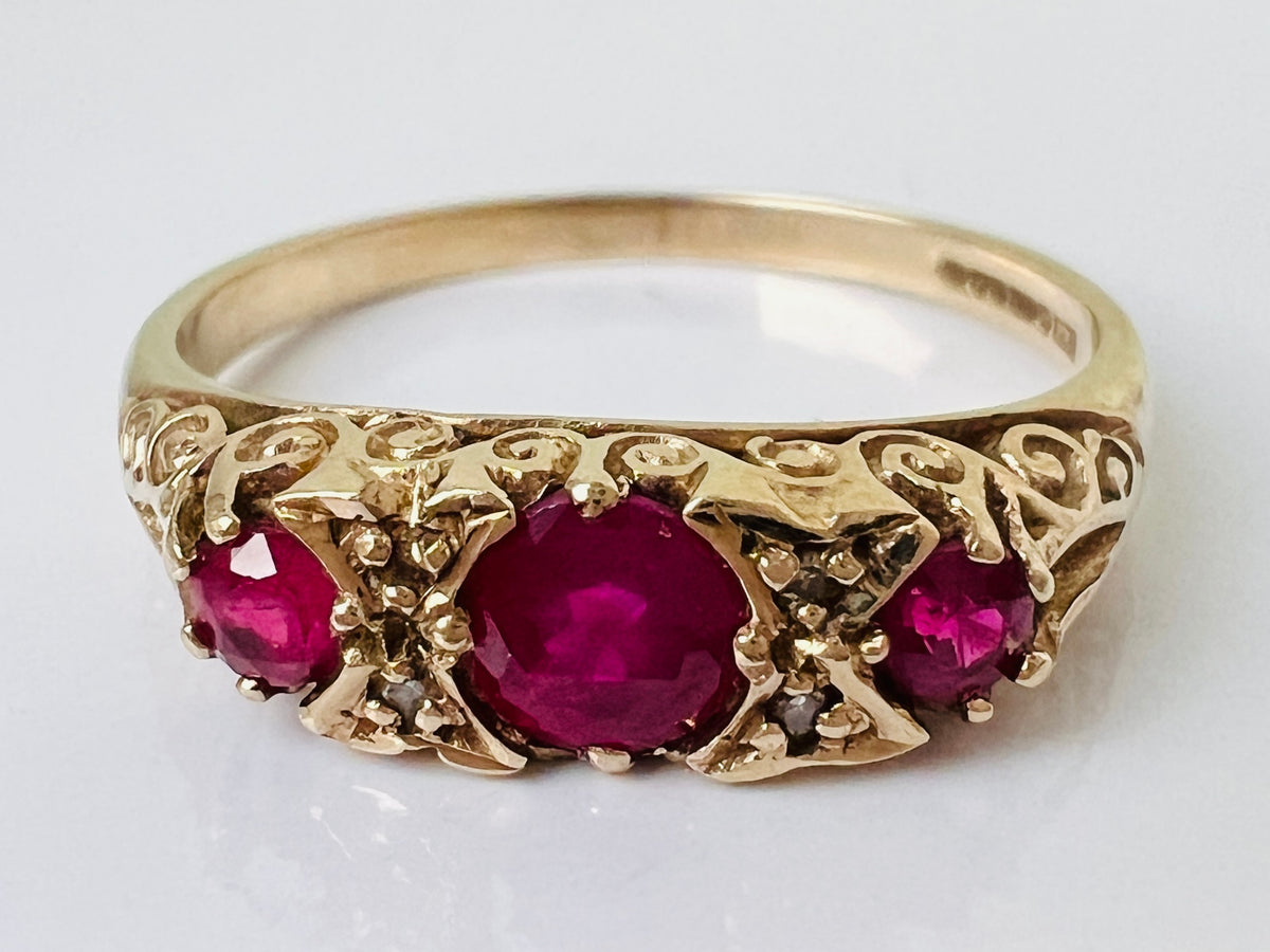 Vintage 9ct Gold Ruby & Diamond Ring