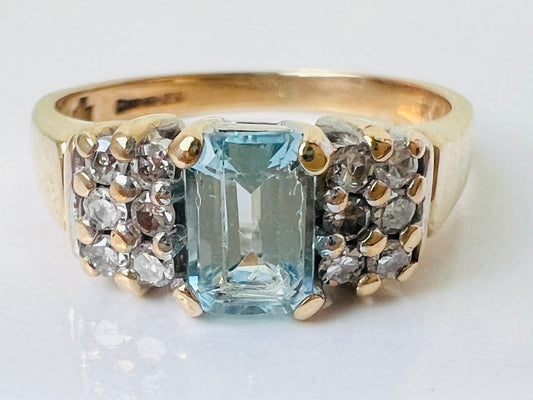 9ct Gold Aquamarine & Diamond Ring