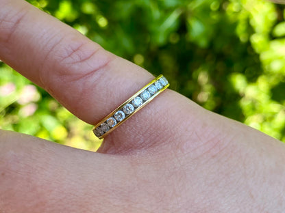 18ct Gold Fifteen-Stone Diamond Ring