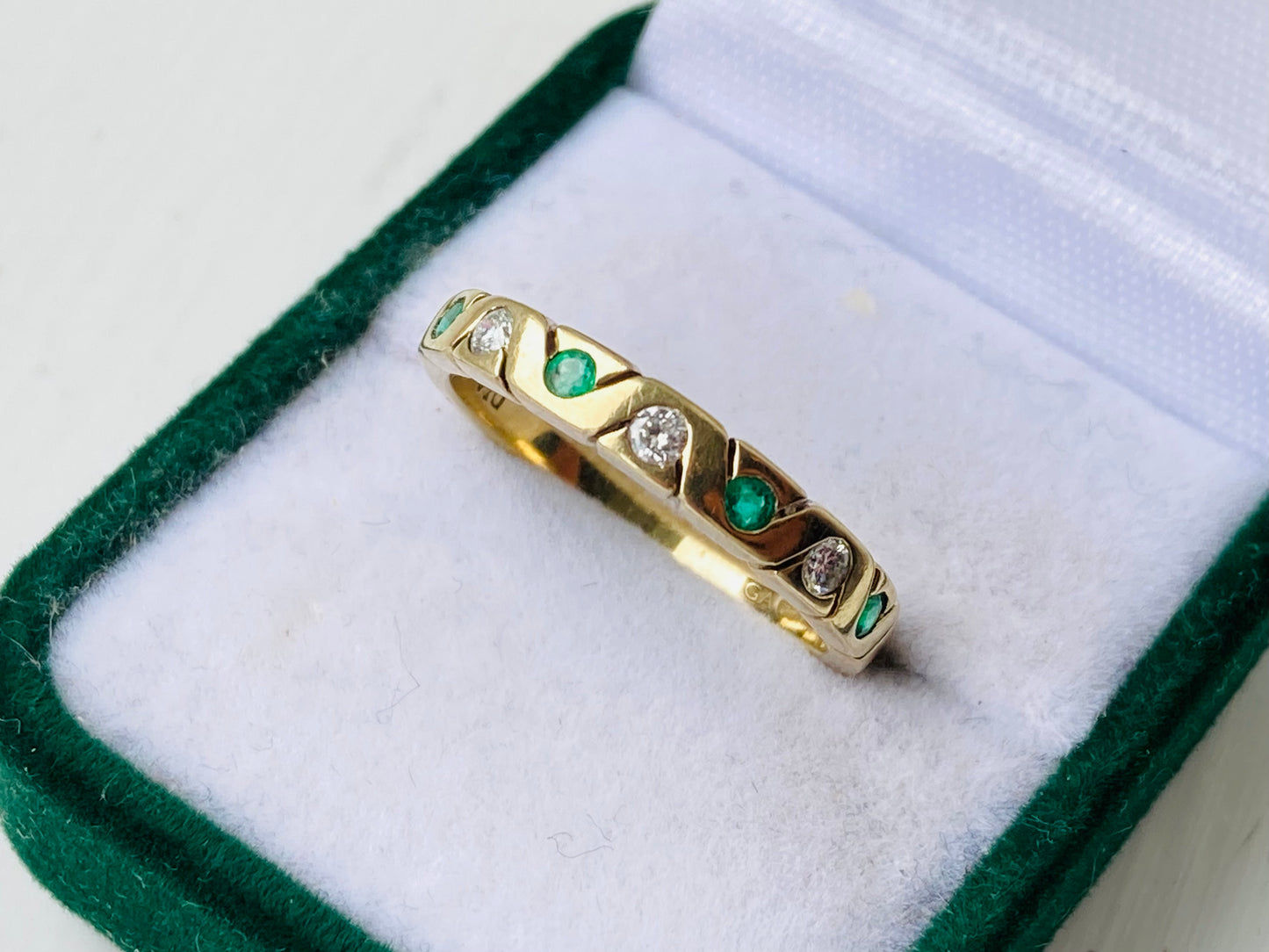 9ct Gold Emerald & Diamond Ring