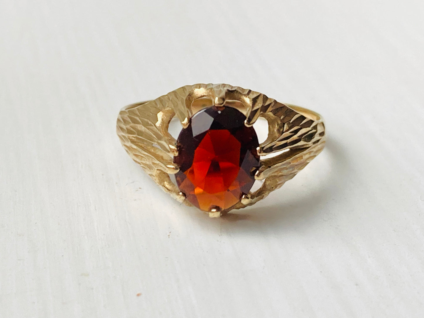 9ct Gold Garnet Ring