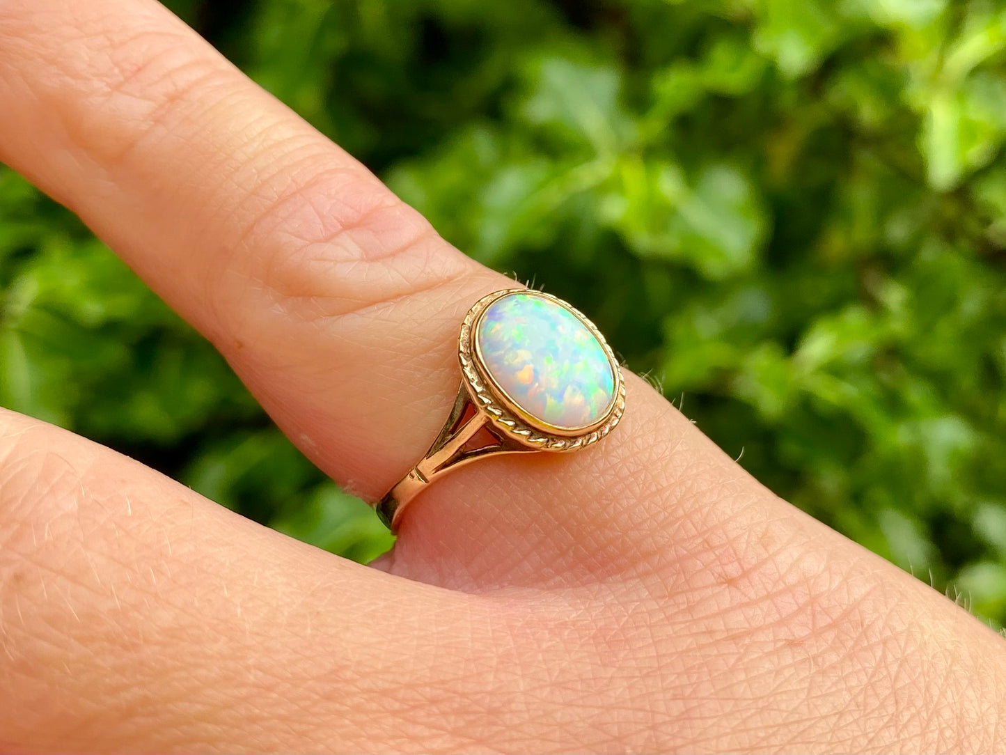 9ct Gold Synthetic Opal Ring