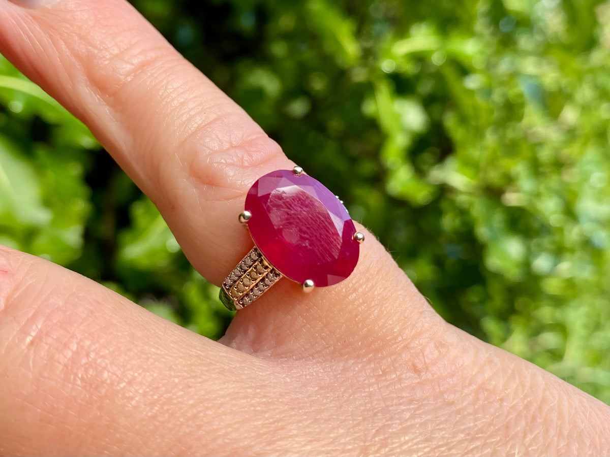 9ct Gold Ruby & Diamond Ring