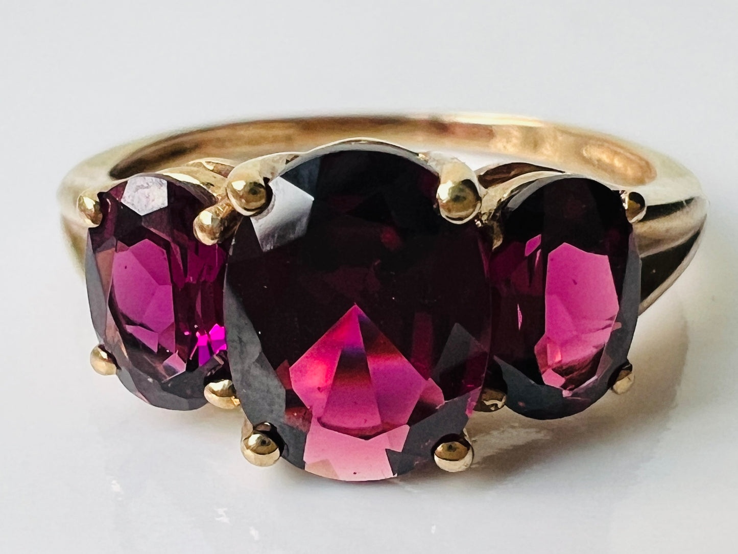 9ct Gold Rhodolite Garnet Ring