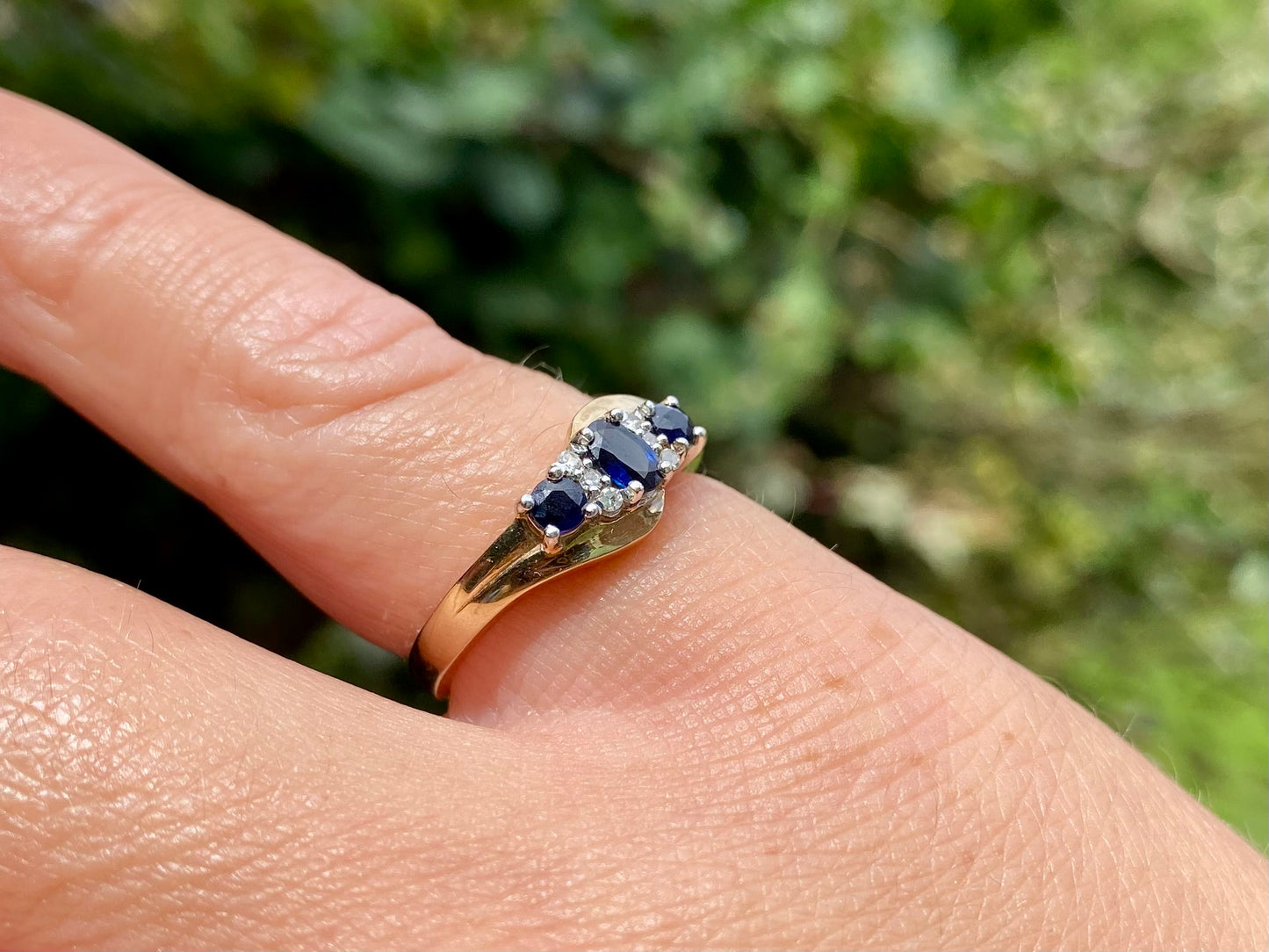 9ct Gold Sapphire & Diamond Ring