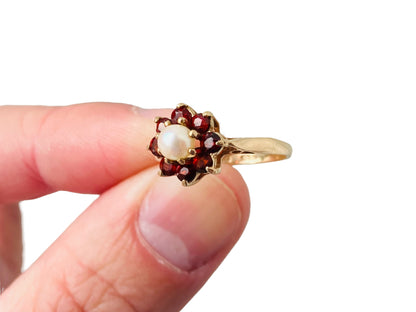 Vintage 9ct Gold Garnet & Pearl Ring