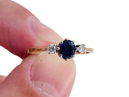 Vintage 9ct Gold Sapphire & Diamond Trilogy Ring