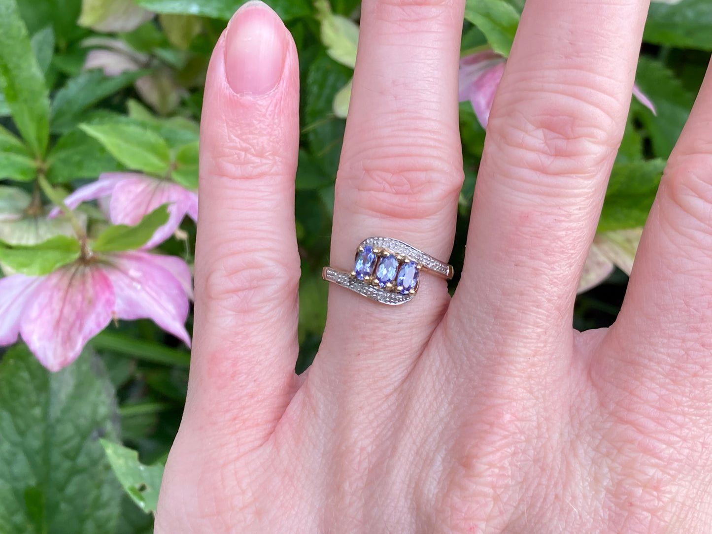 9ct Gold Tanzanite & Diamond Ring