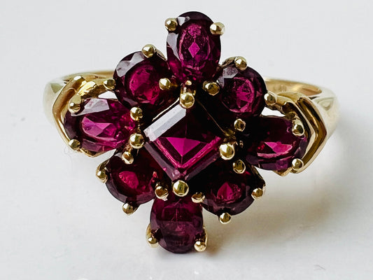 9ct Gold Rhodolite Garnet Ring