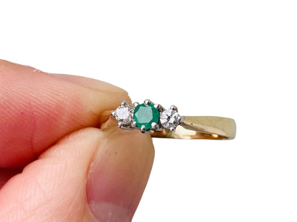 Vintage 9ct Gold Emerald & Diamond Ring