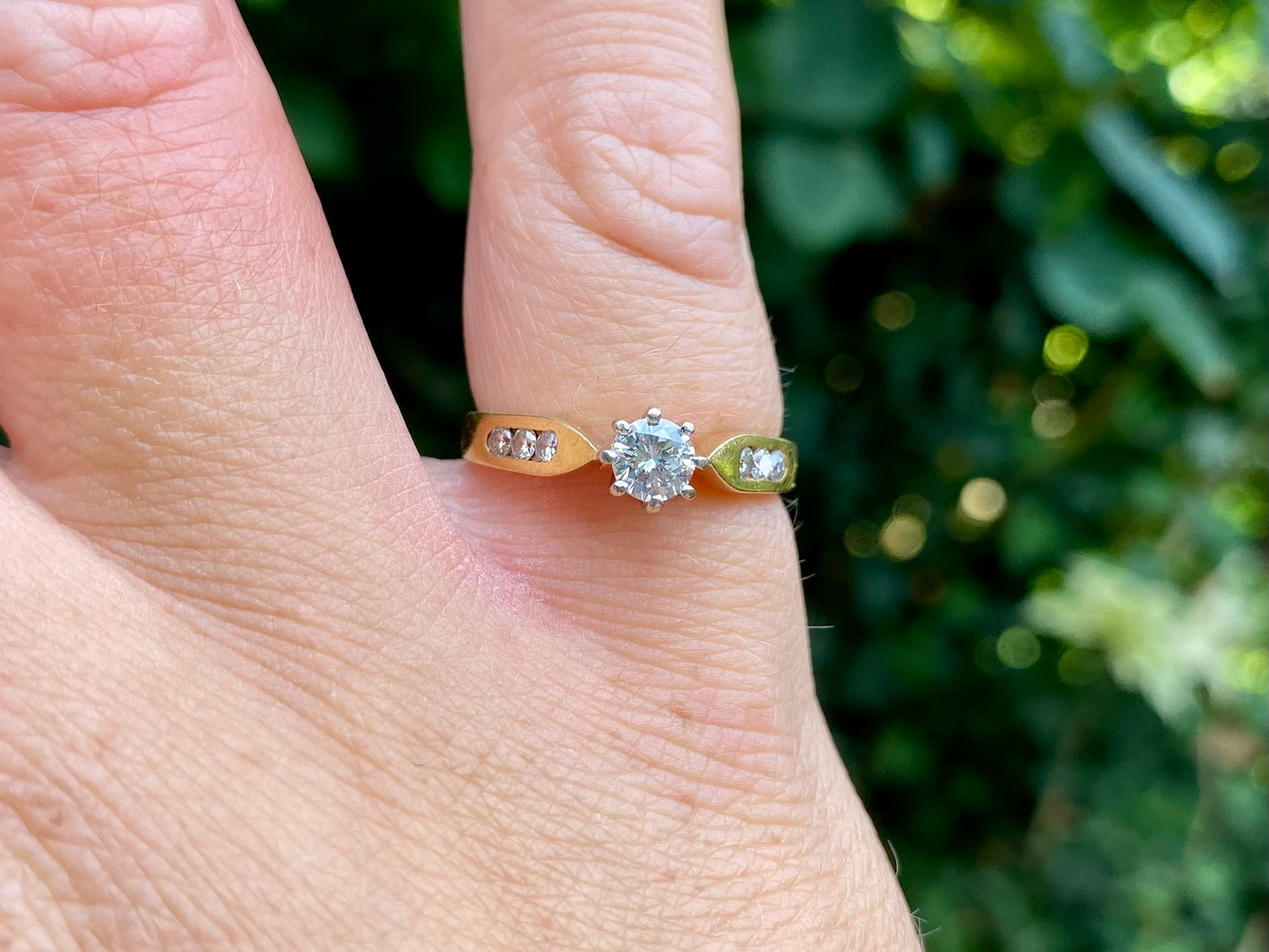 18ct Gold Diamond Ring