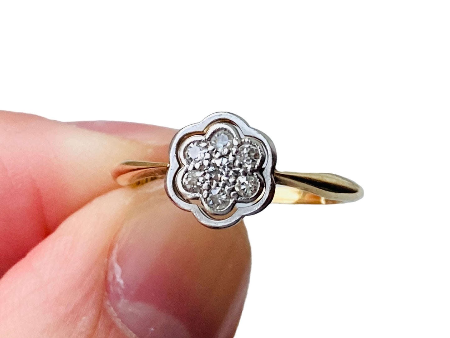 Antique 18ct Gold Diamond Daisy Ring