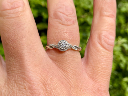 9ct Gold Diamond Ring