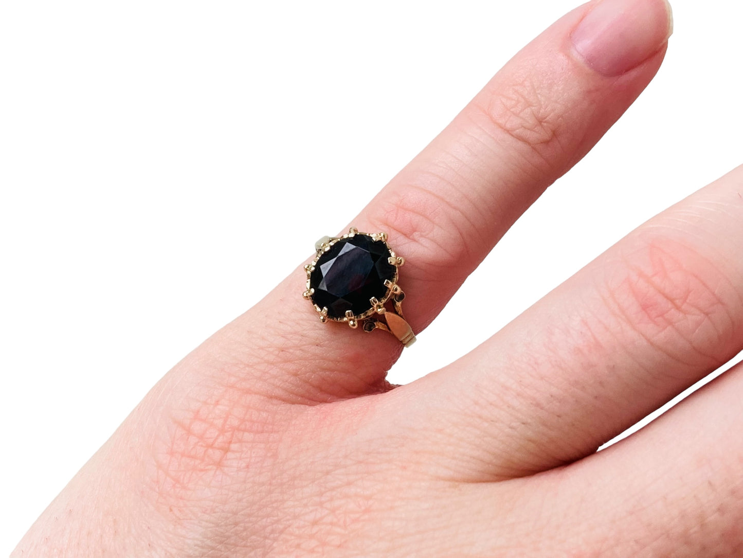 Vintage 9ct Gold Garnet Ring