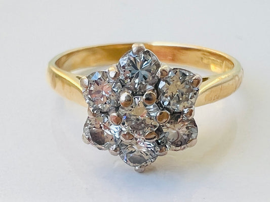 Vintage 18ct Gold 0.70ct Diamond Daisy Ring