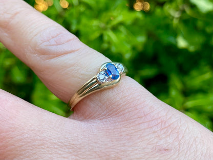 Vintage 9ct Gold Sapphire & Diamond Ring