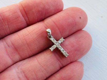 18ct Gold Diamond Cross Pendant