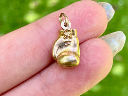 Vintage 9ct Gold Boxing Glove Pendant