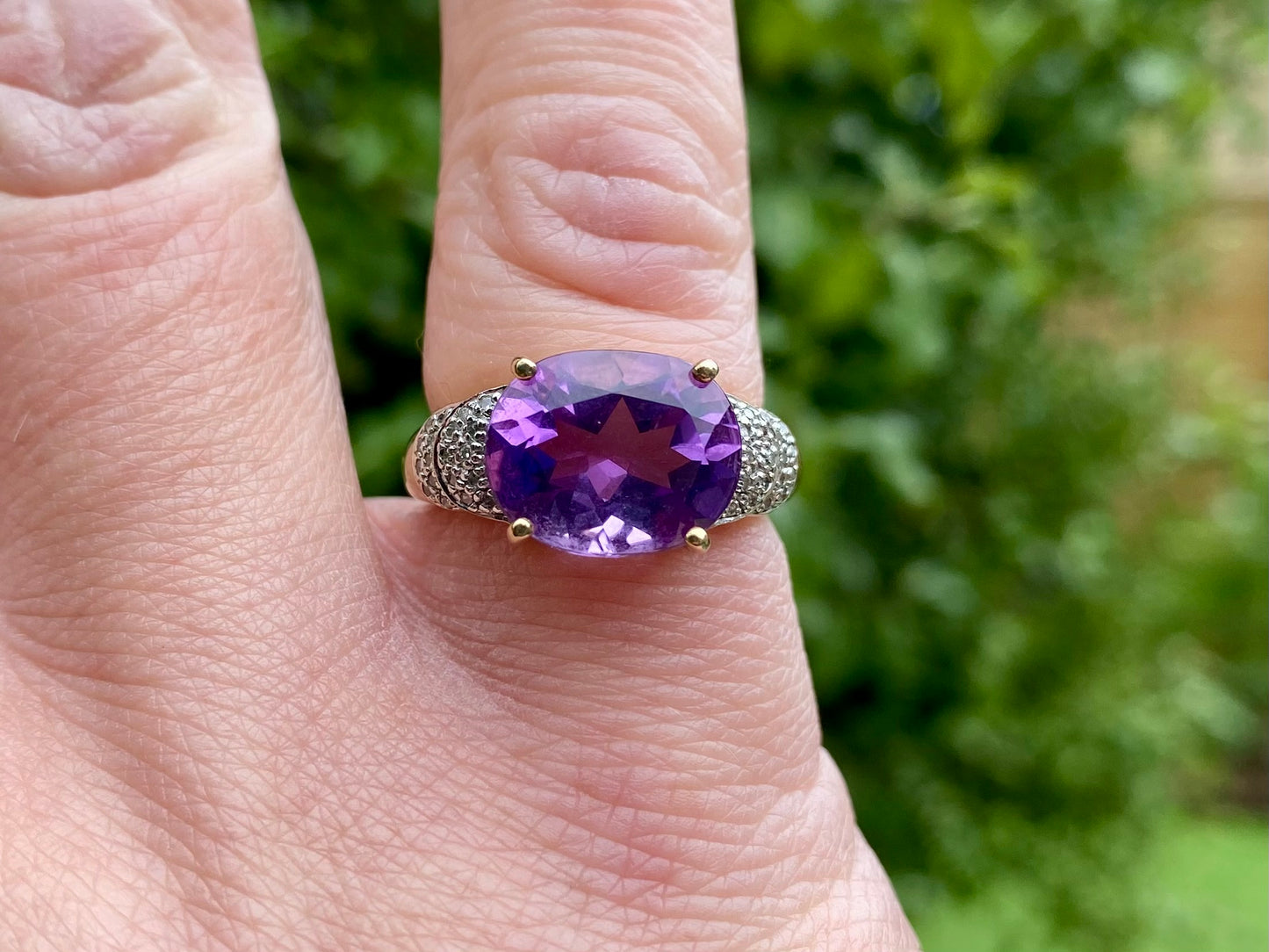 9ct Gold Amethyst & Diamond Ring