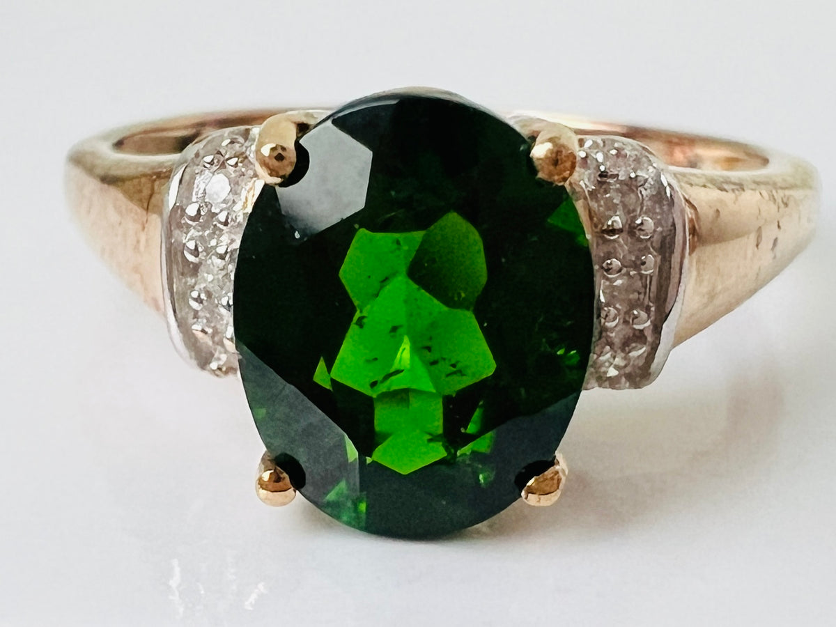 9ct Gold Diopside & Diamond Ring