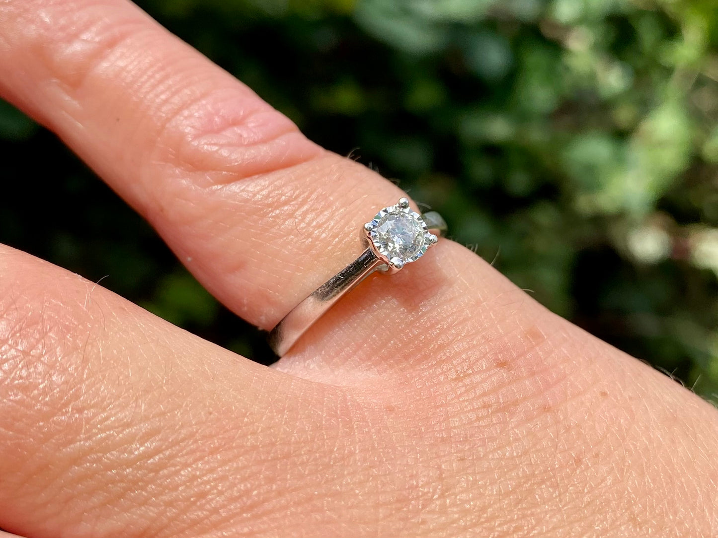 9ct Gold Diamond Ring