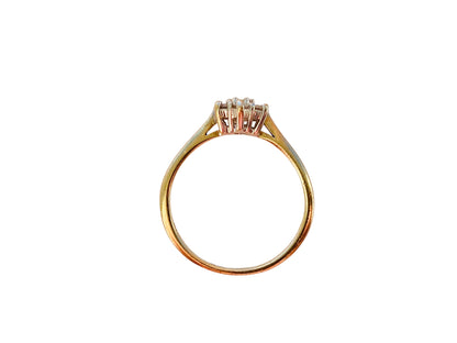 9ct Gold 0.25ct Diamond Daisy Ring