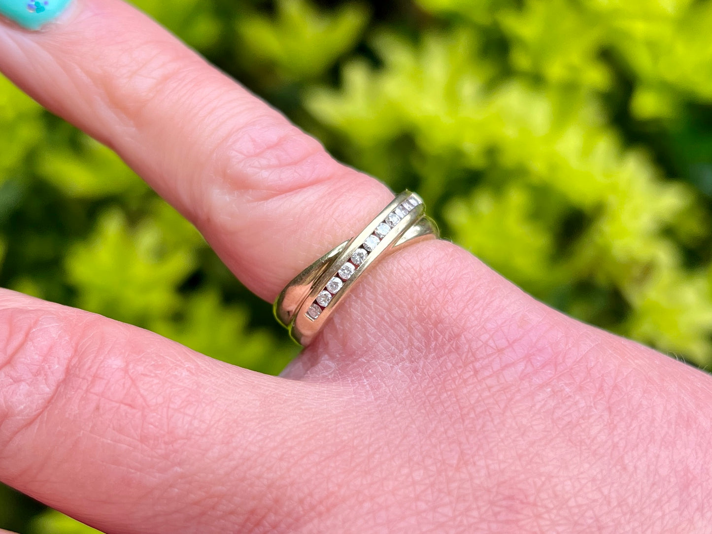 9ct Gold Diamond Crossover Ring