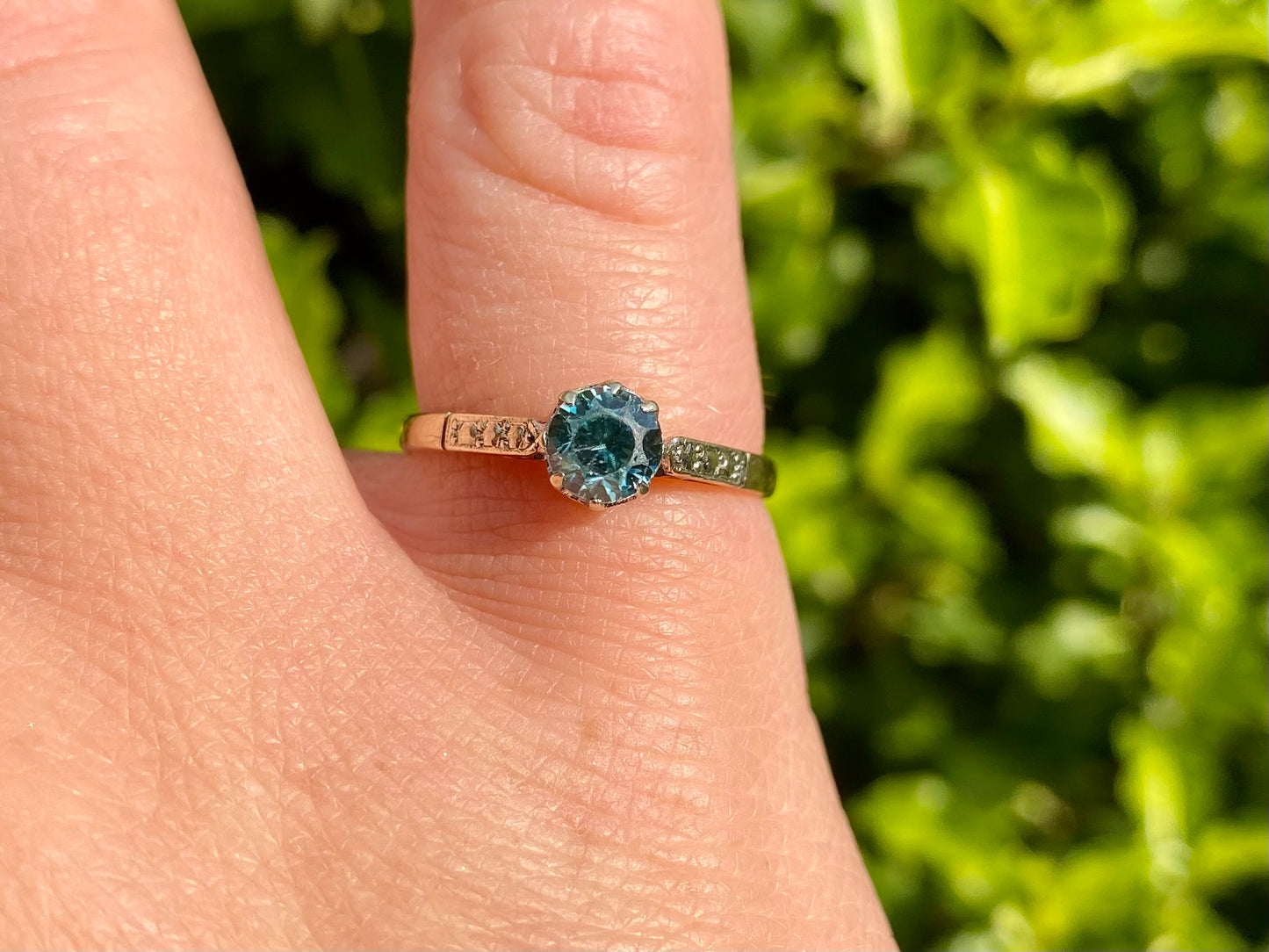 Antique 9ct Gold Zircon Ring