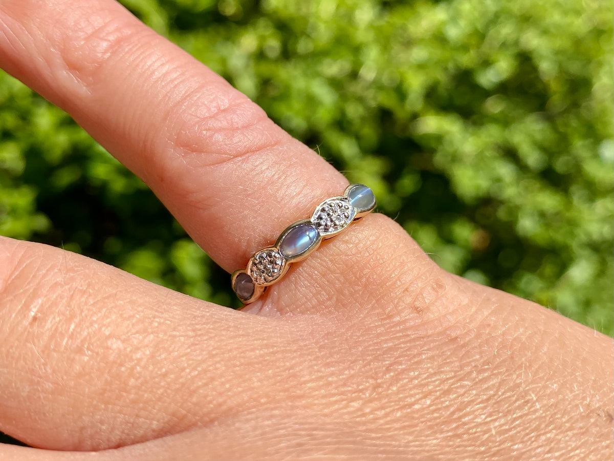 9ct Gold Cats Eye & Diamond Ring