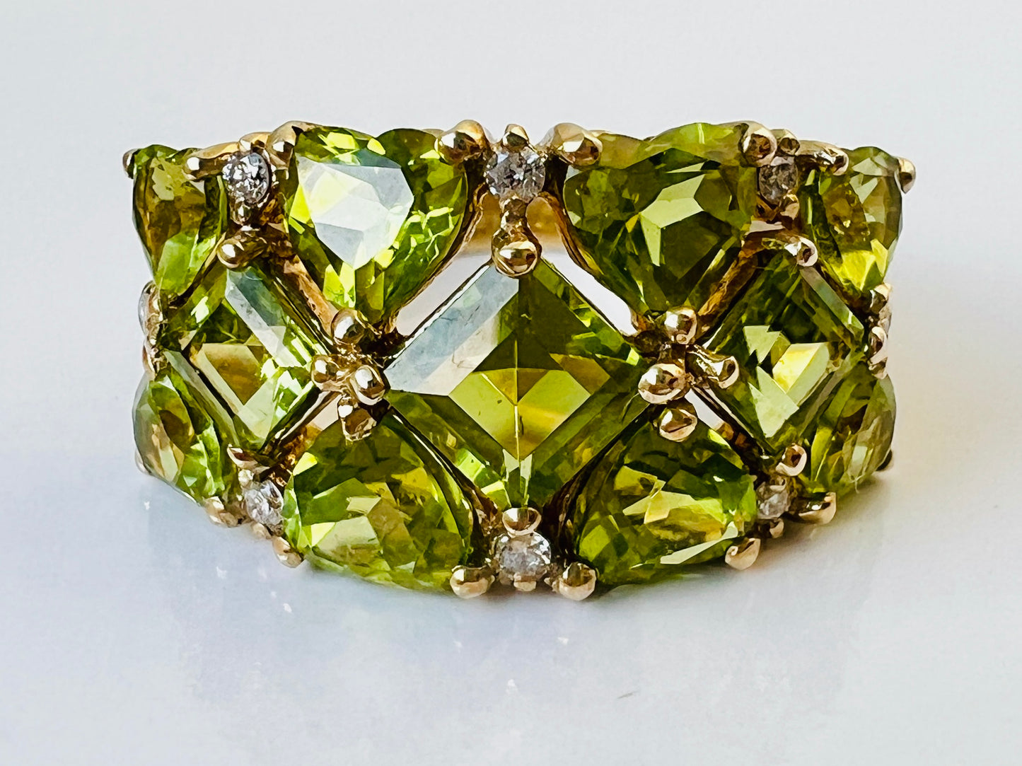 9ct Gold Peridot & Diamond Ring