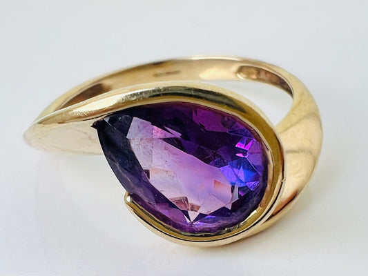 9ct Gold Amethyst Ring