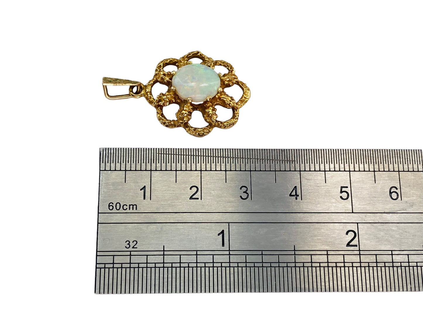 Vintage 9ct Gold Opal Pendant