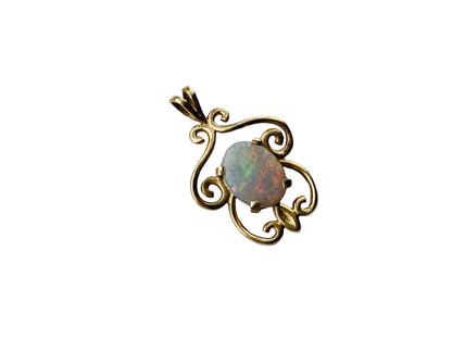 14ct Gold Opal Pendant