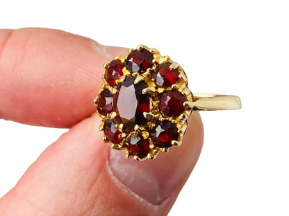 Vintage 9ct Gold Garnet Ring
