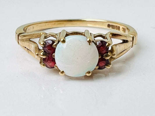 Vintage 9ct Gold Opal & Garnet Ring